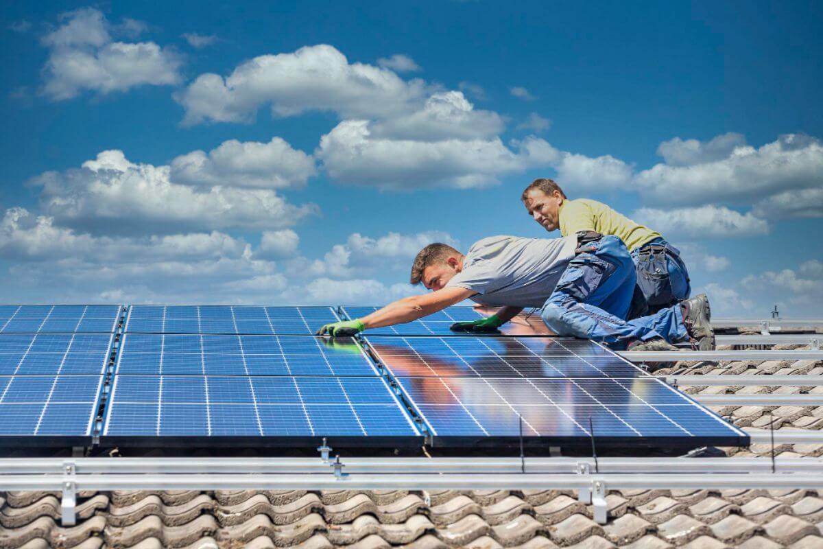 Solar Ground Mount vs. Roof Mount Racking: Which Is Better?