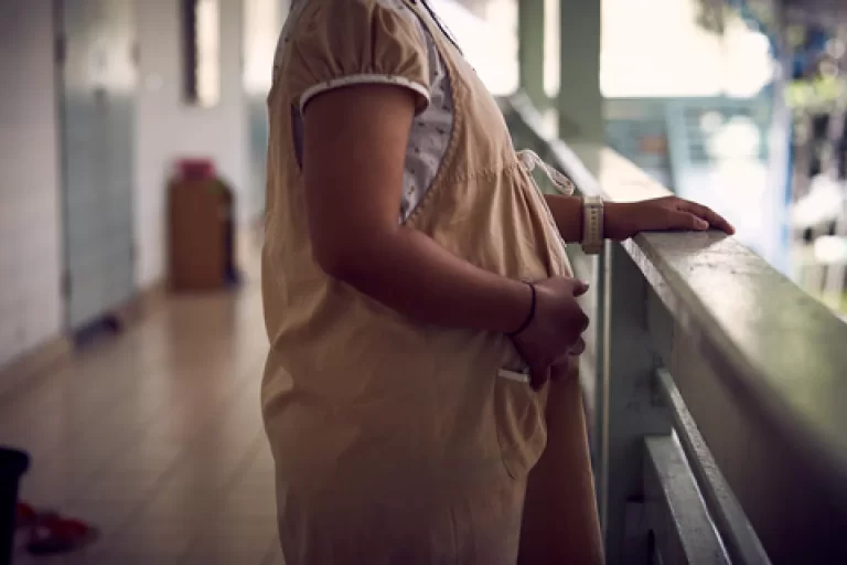 Survey: 72% of Filipinos Consider Teenage Pregnancy a Serious Concern