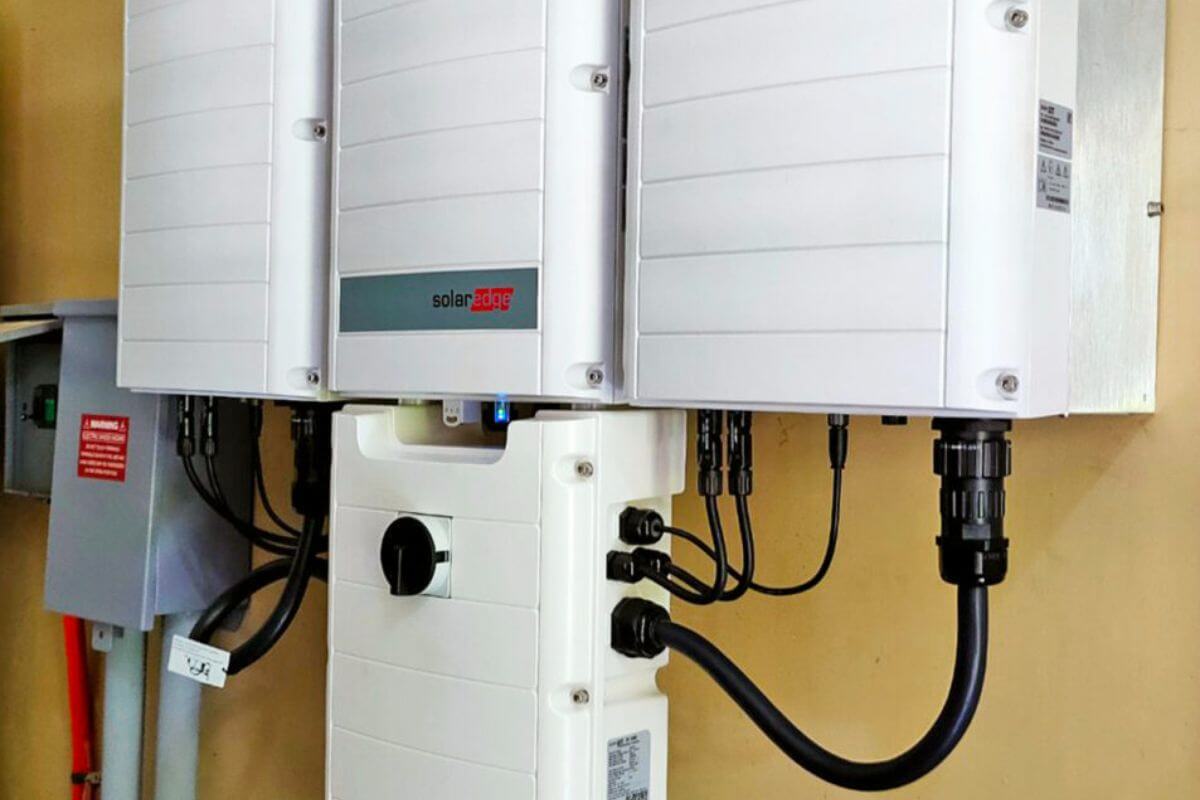 What Are the Types of Solar Inverters?